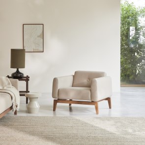 Bjorn - Armchair in solid oak and ecru fabric