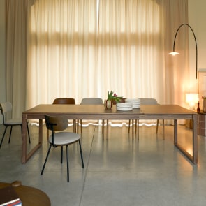 Arto - Solid walnut extending table for 6–12 people