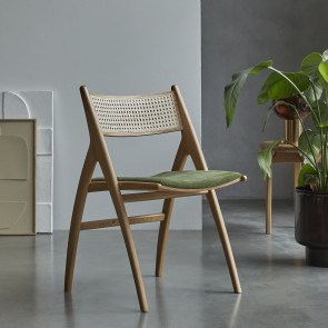 Clara - Chaise en chêne massif et velours vert