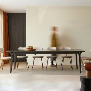 Clara - Uitschuifbare tafel in zwart massief eikenhout 6-12 pers.