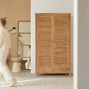 Suzette - Garderobenschrank aus Massivteak