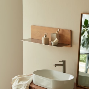 Isaia - Badezimmer-Wandregal aus Mangoholz und Metall