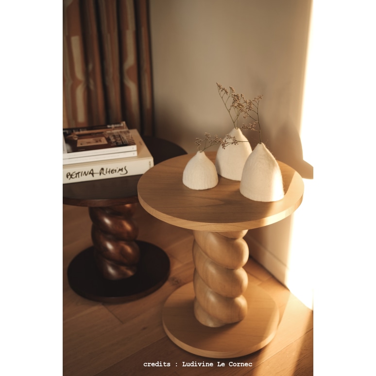 Liza - Mesa auxiliar de madera de mindi color crema