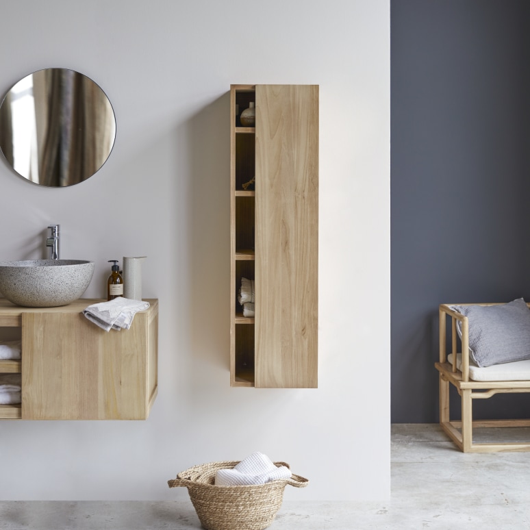 Typo - Hochschrank aus massivem Teakholz