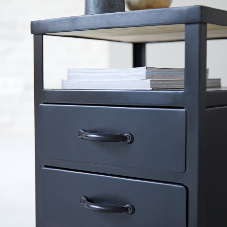 Industriel - Metal bedside table
