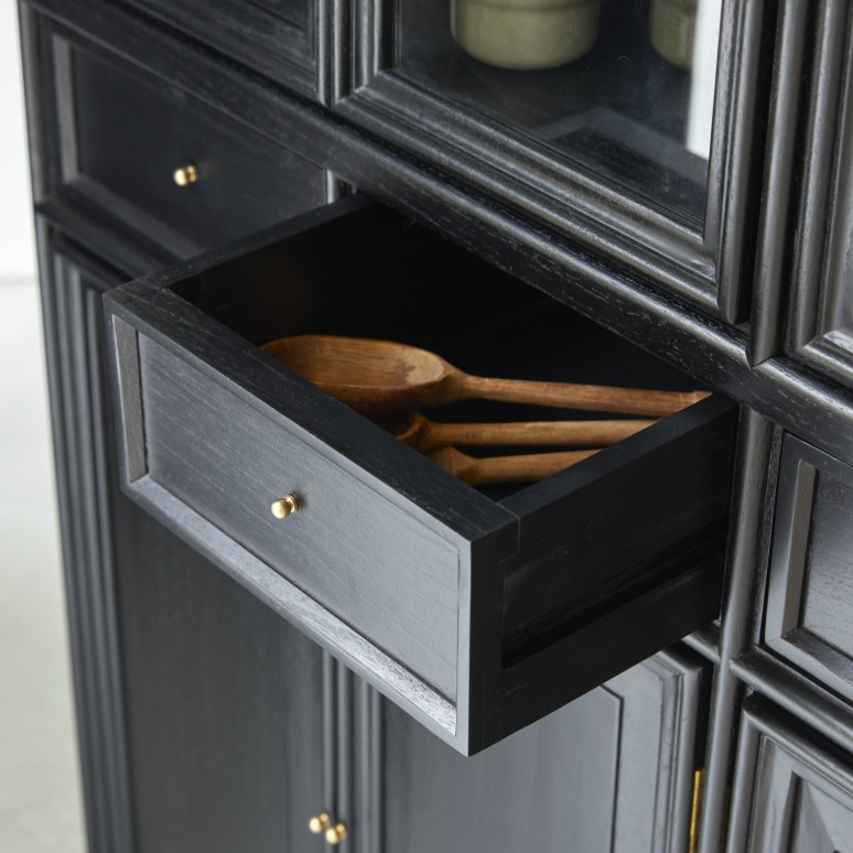 Anna - Geschirrschrank aus Mindi