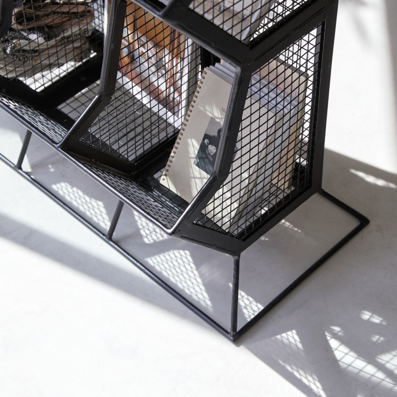 Cléo - Metal cubby shelf