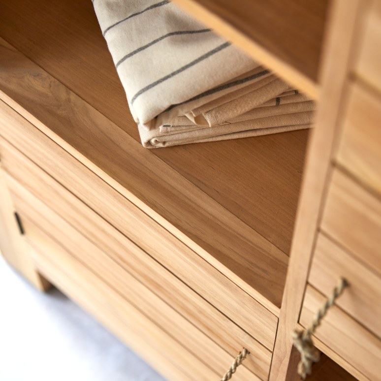 Minimalys - Schrank aus massivem Teak