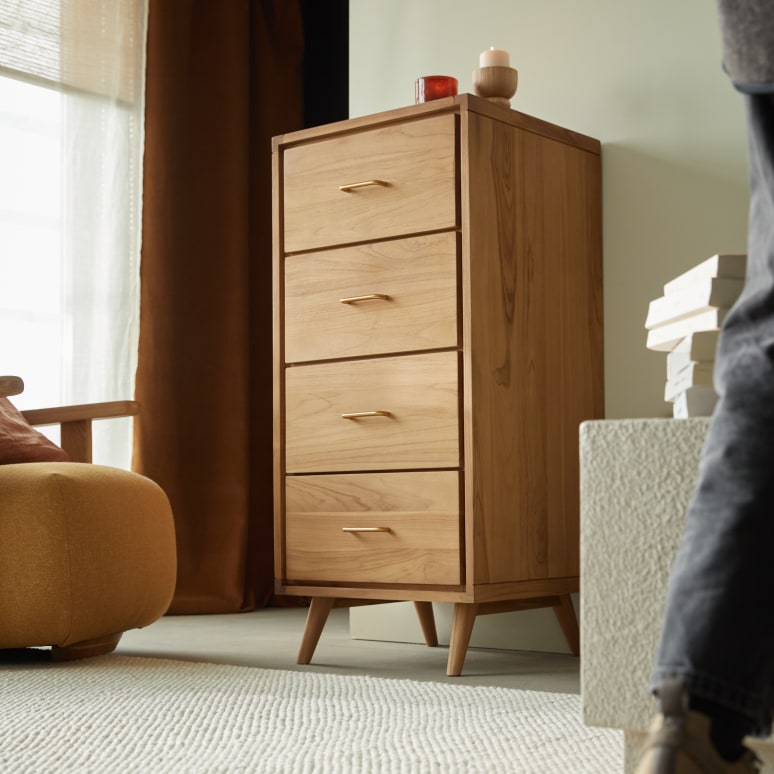 Kort - Small chest of drawers in solid teak
