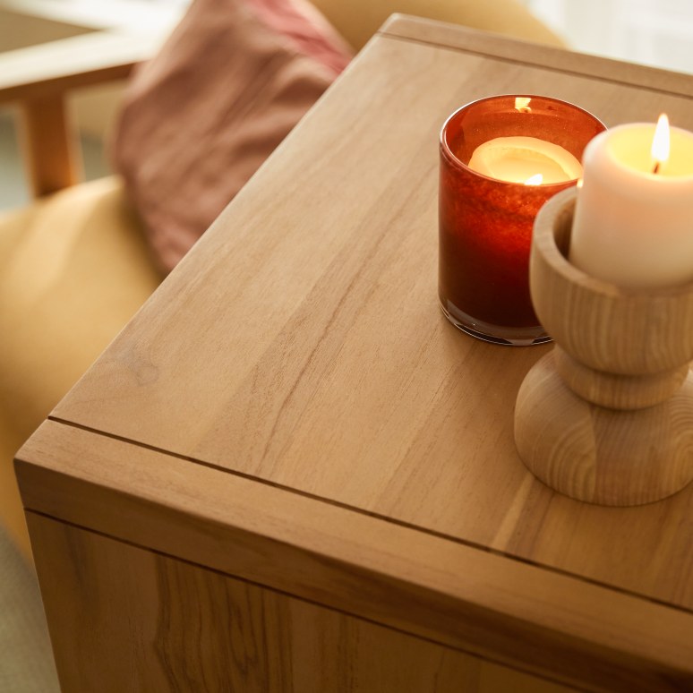 Kort - Small chest of drawers in solid teak