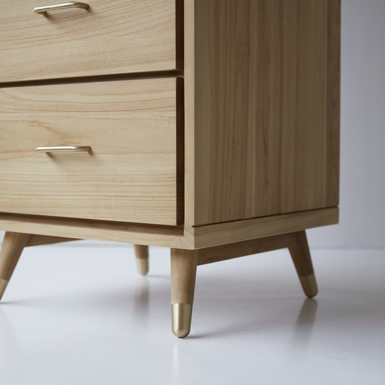 Kort - Small chest of drawers in solid teak