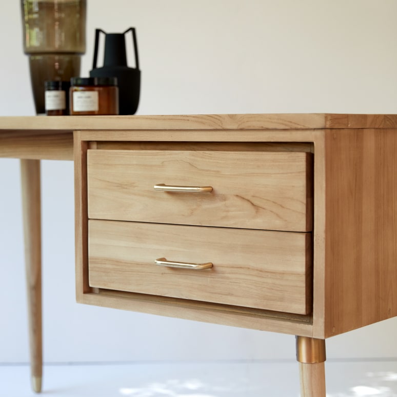 Kort - Desk in solid teak