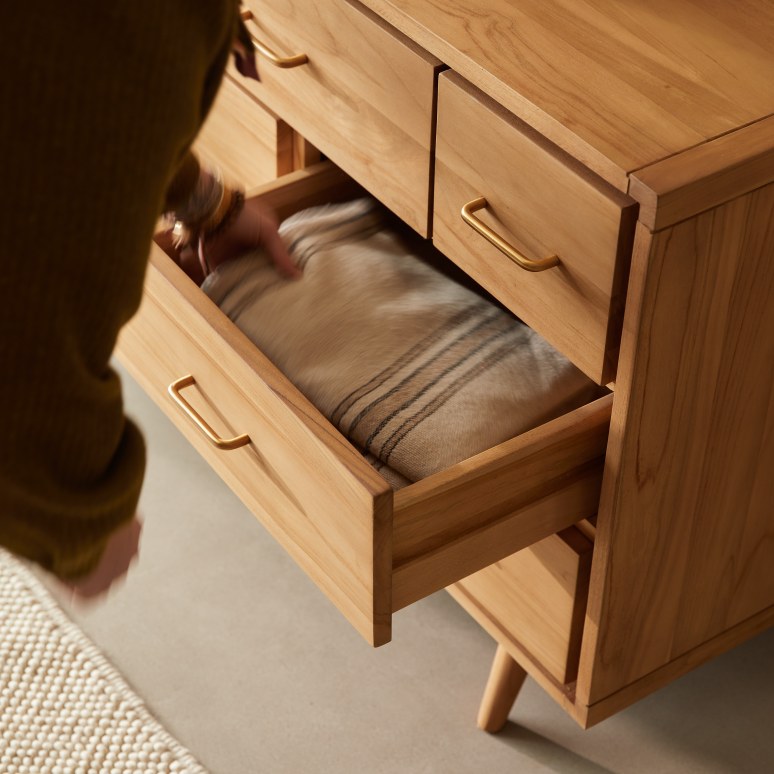 Kort - Cassettiera per bambini in teak massello