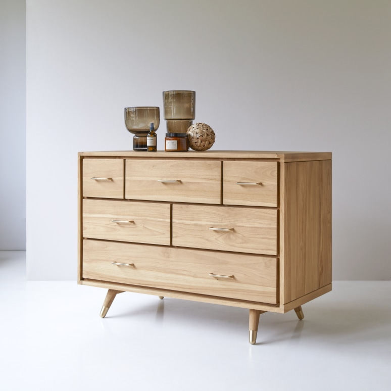 Kort - Chest of drawers in solid teak