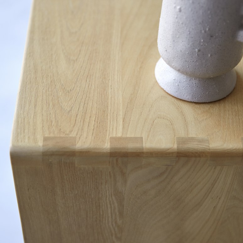 Luis - Tall bookcase in elm and rattan