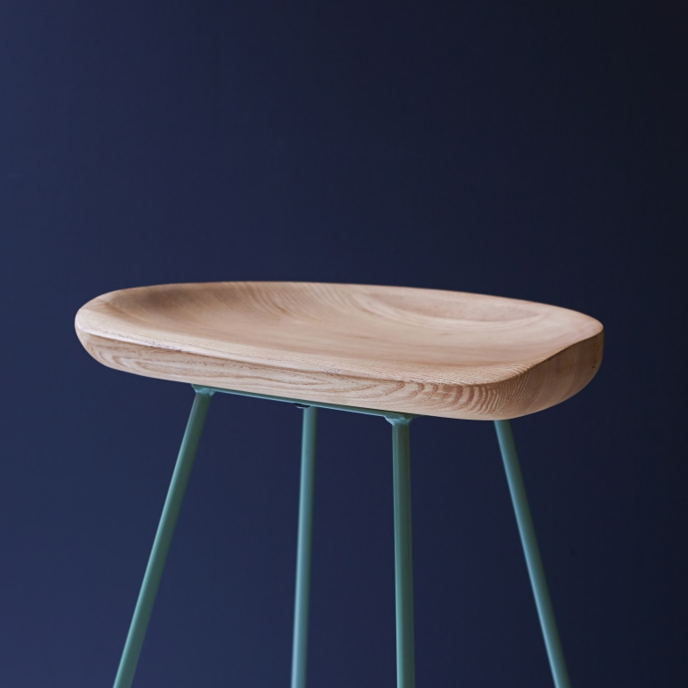 Mari - High stool in solid ash and lichen metal