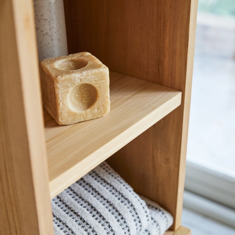 Line - Solid teak column