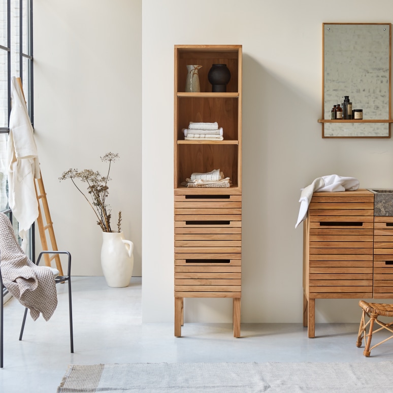 Slats - Hochschrank aus massivem Teakholz