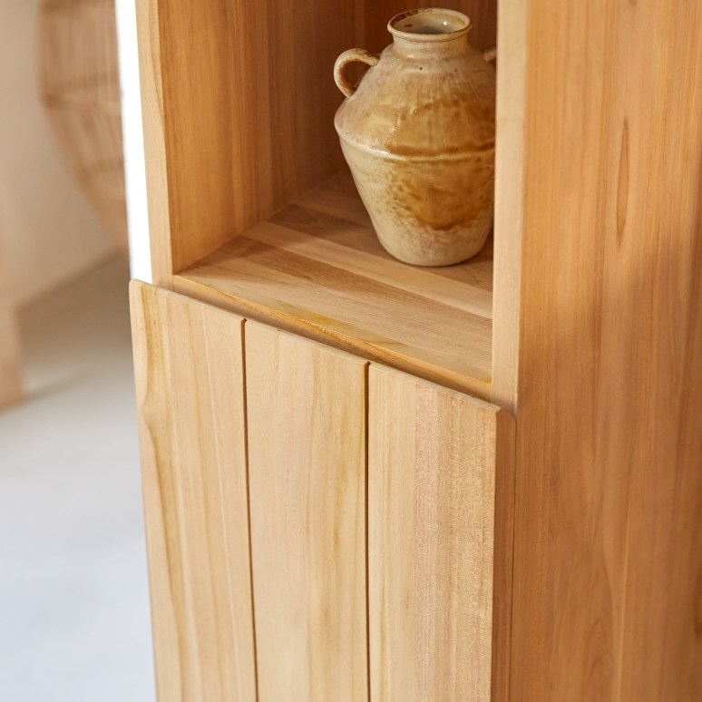 Jill - Hochschrank aus massivem Teakholz