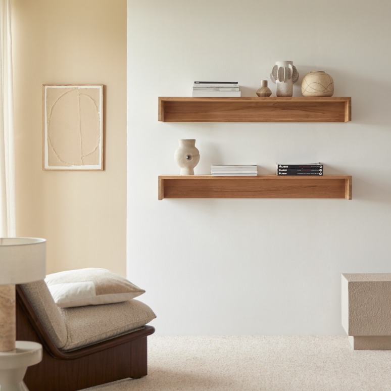 Arty - Wall-mounted shelf in solid teak