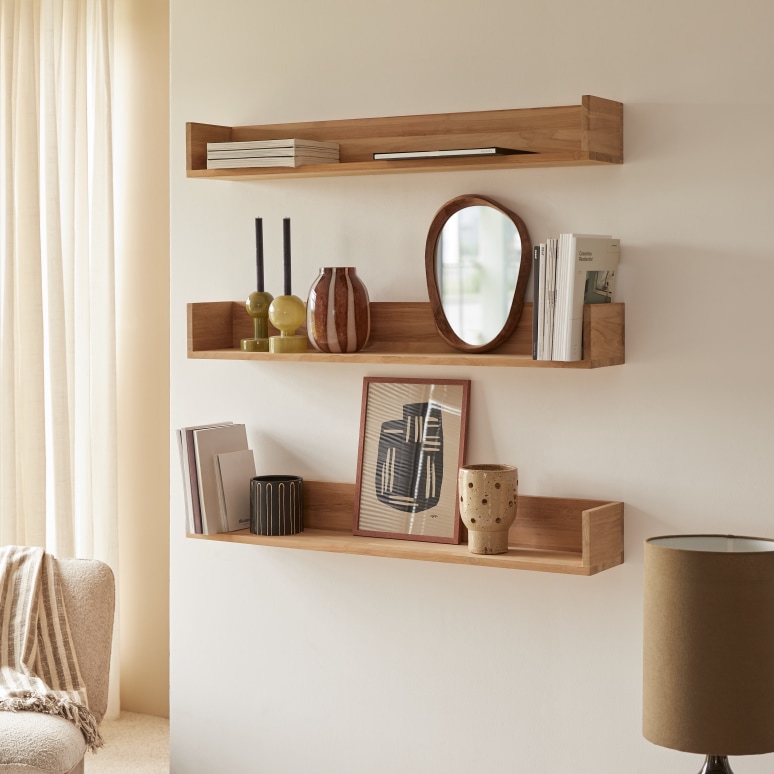 Arty - Wall-mounted shelf in solid teak