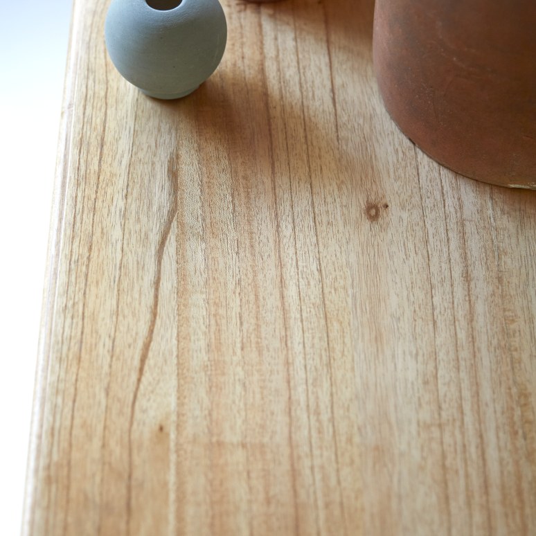 Alex - Niedriger Vitrinenschrank aus Mindi