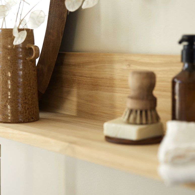 Arty - Bathroom shelf in solid teak