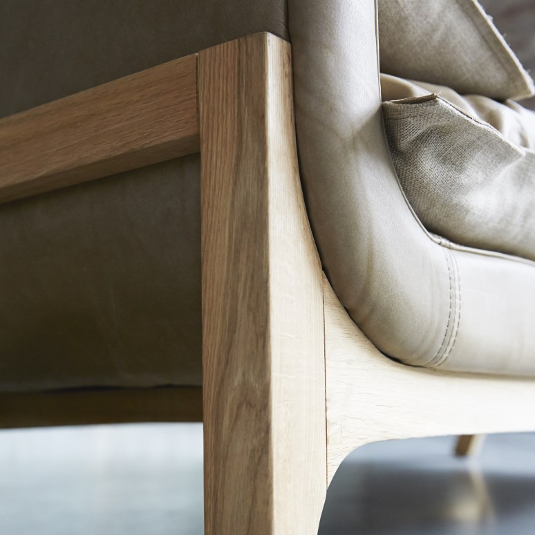 Woodnest - Divano in legno di quercia e pelle Cheyenne, 2 posti