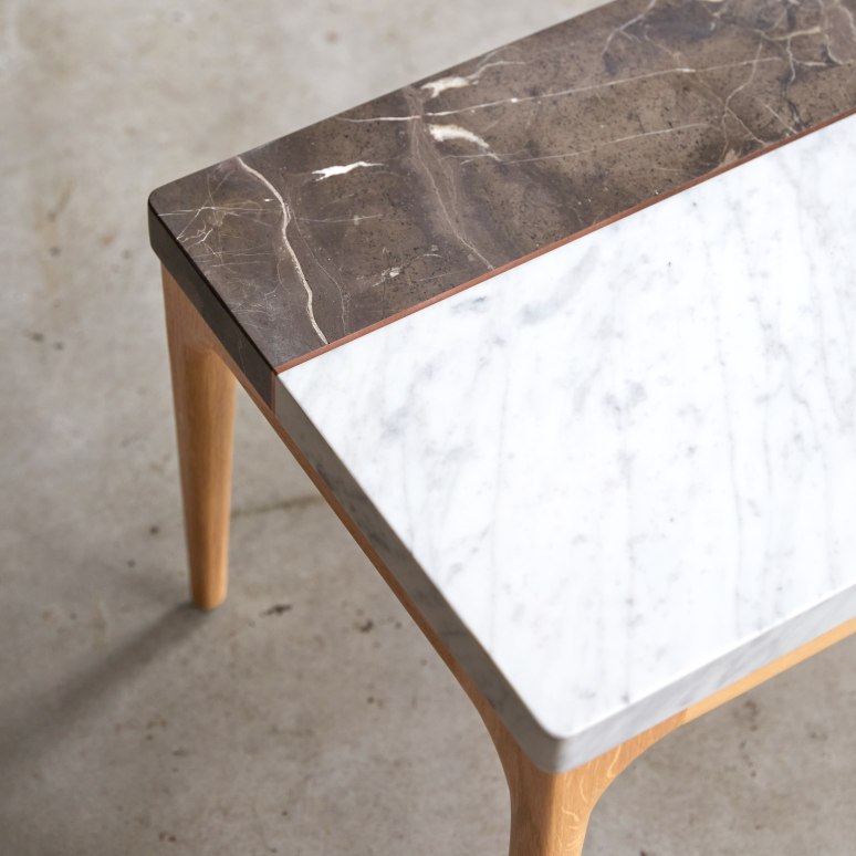 Stonepiet - Table basse en chêne massif et marbre 111x48 cm