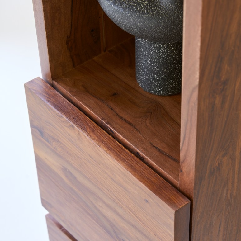 Nova - Hochschrank aus massivem Palisanderholz