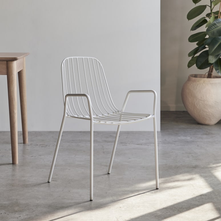 Arty - White metal Armchair