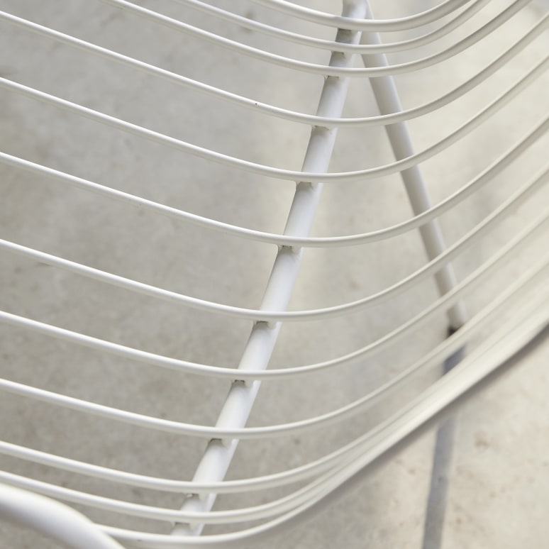 Arty - Witte metalen leunstoel