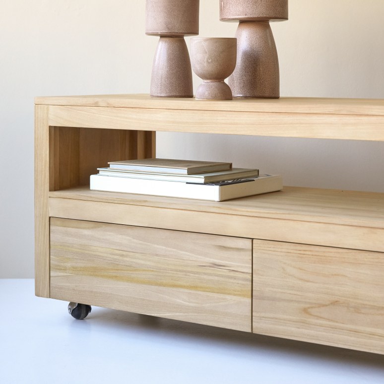 Anoa - TV Schrank aus massivem Teakholz 180 cm