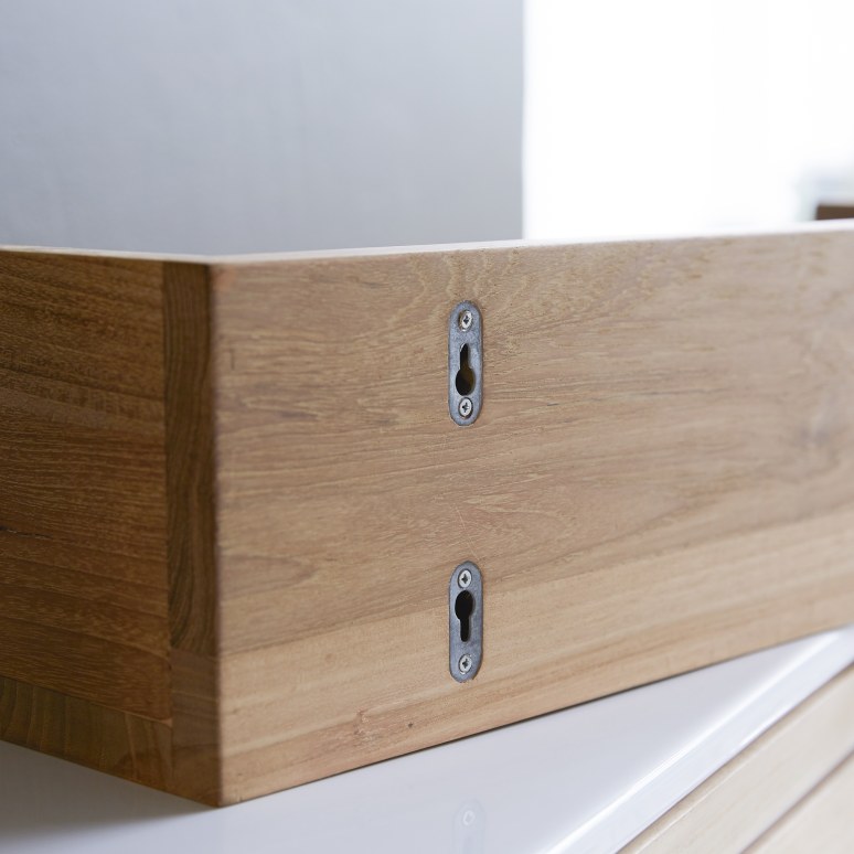 Sasha - Wandregal aus massivem Teak 60 cm