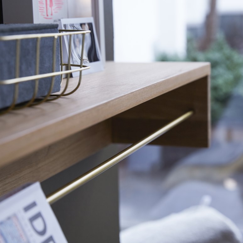 Sasha - Wall shelf in solid teak - 100 cm