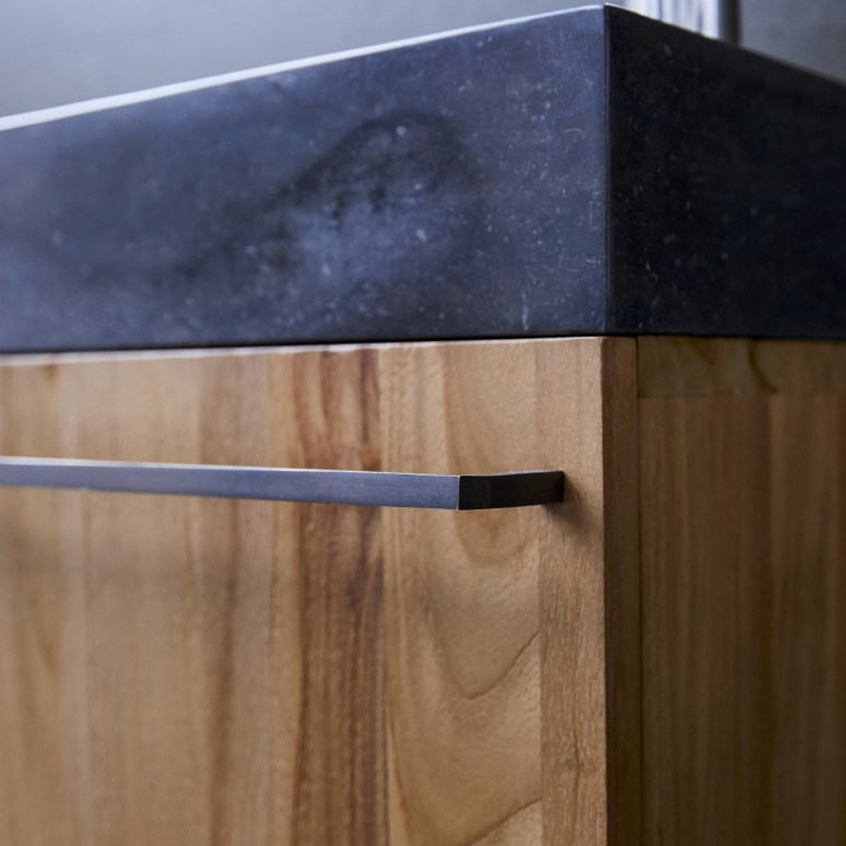 Stelle - Badunterschrank massivem Teakholz mit Marmor Waschbecken black