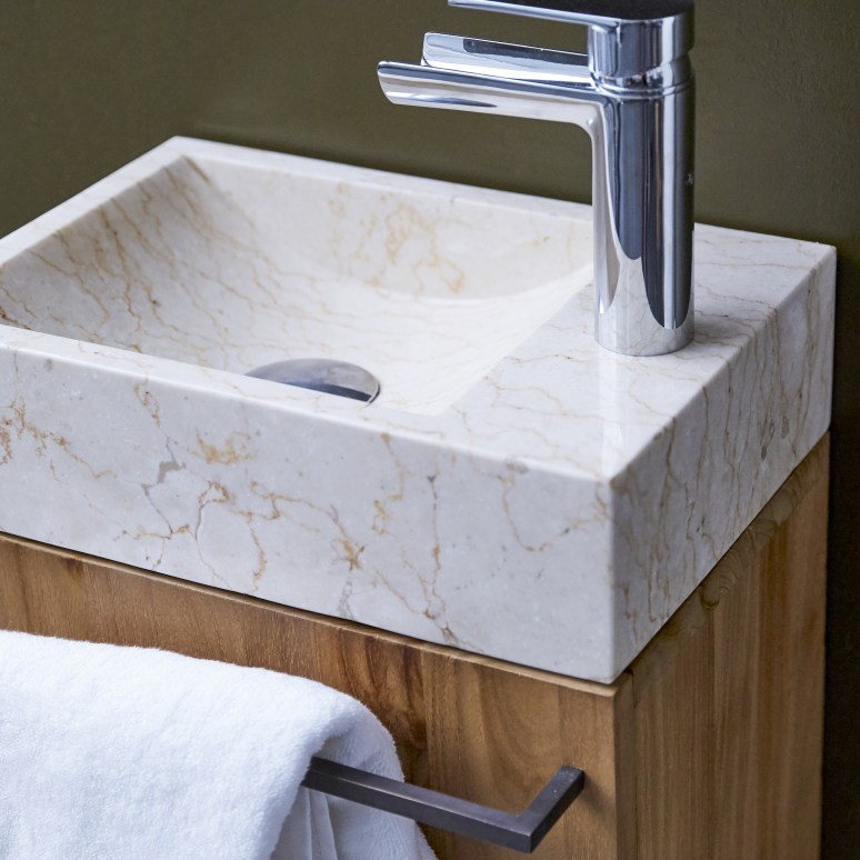 Stelle - Wastafelmeubel van massief teakhout en crèmekleurig marmer