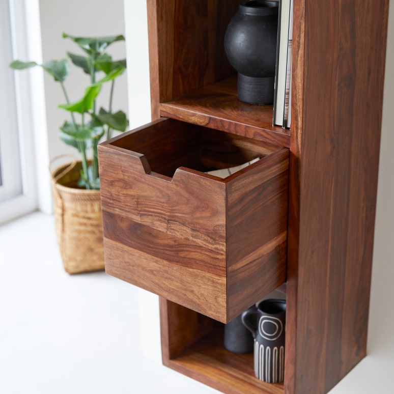 Kwarto - Wall-mounted shelf in solid sheesham wood