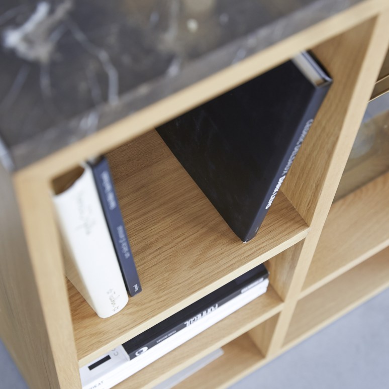 Eyota - Low bookcase in solid oak