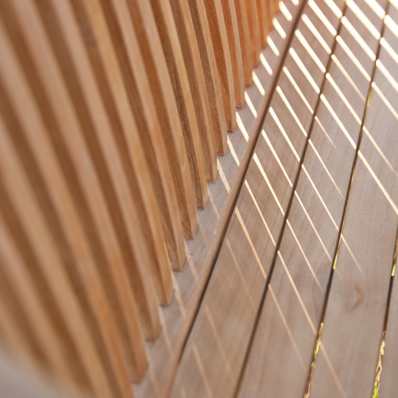 Ernest - Garden bench in solid teak