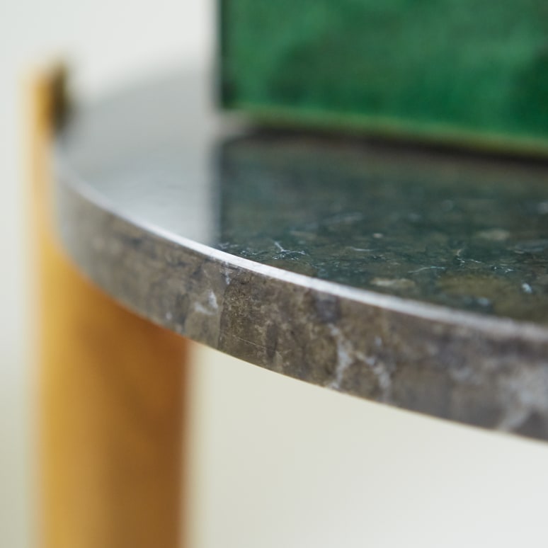 Nestor - Beistelltisch aus Teak und Marmor black