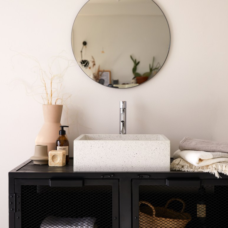 Made - Square basin in premium white terrazzo