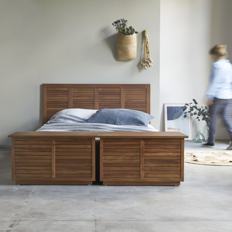 Loggia - Solid Acacia Chest