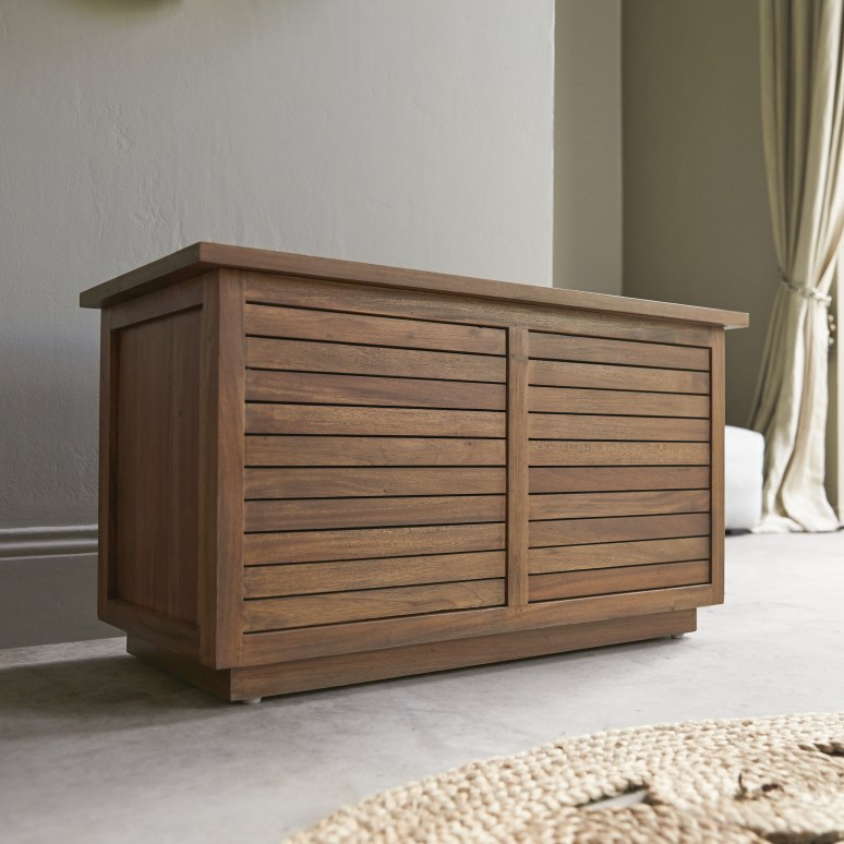 Loggia - Solid Acacia Chest