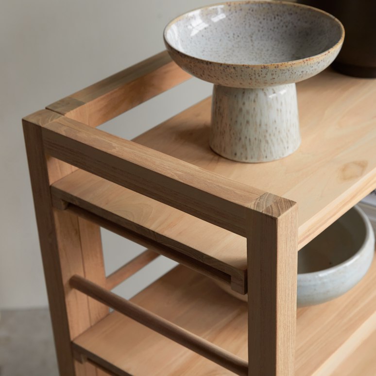 Sera - Low solid teak bookcase