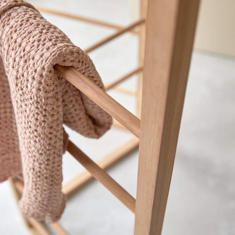 Anton - Handtuchhalter aus massivem Teakholz