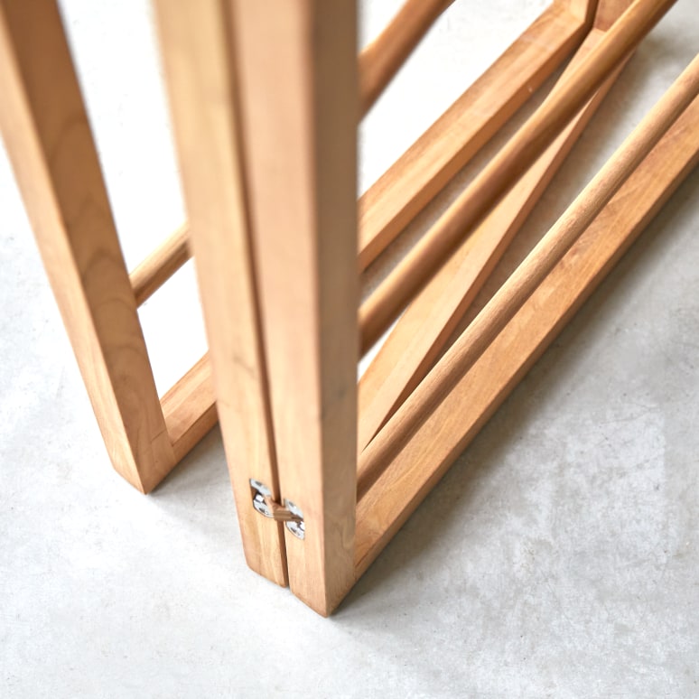 Anton - Towel rail in solid teak