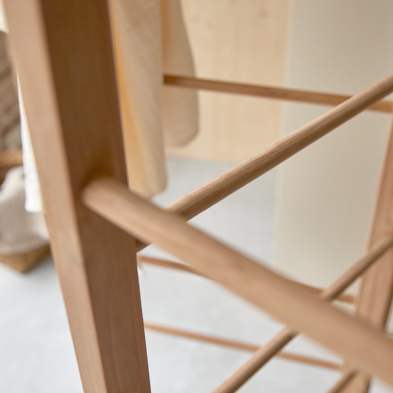 Anton - Towel rail in solid teak