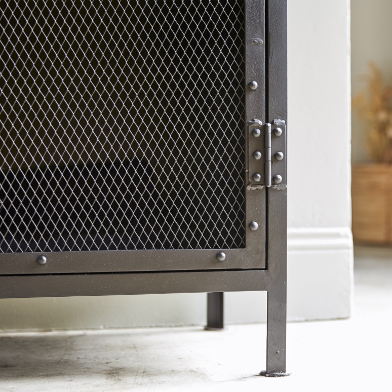 Alma - Servieskast met metalen gaas