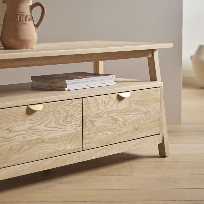 Pola - Mueble para TV de roble macizo de 150 cm